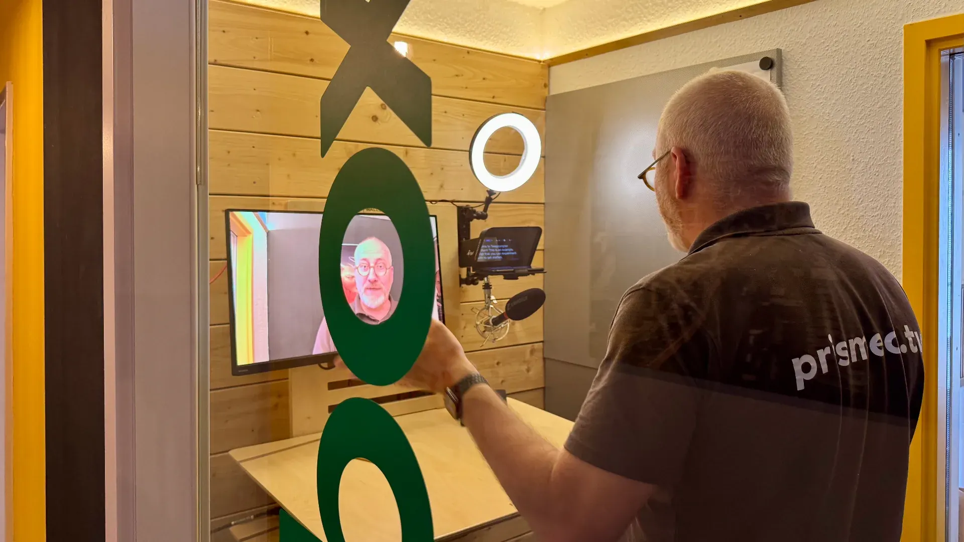 Box im Prismeo LAB Hamburg HafenCity – Der stille Solo-Pod für klare Stimme, kurze Aufnahmen und konzentrierte Calls.